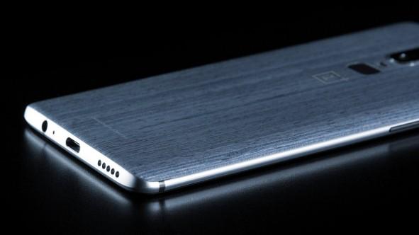 Nuovi materiali e la dicitura "Designed by OnePlus" saranno presenti su OnePlus 6