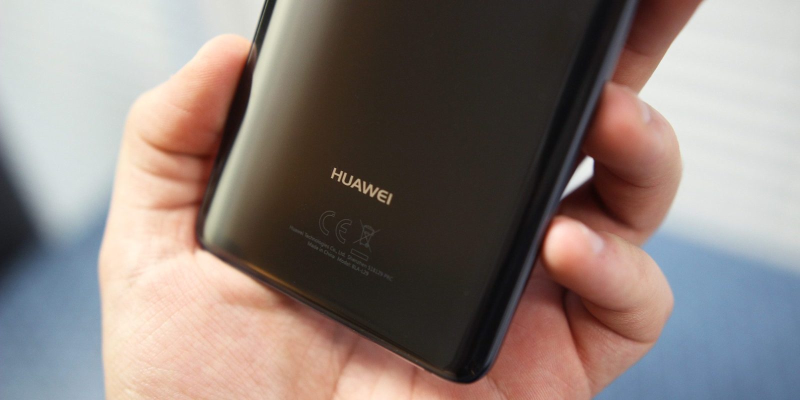 Huawei Mate e Mate 20 Pro: eccoli nelle loro cover ufficiali