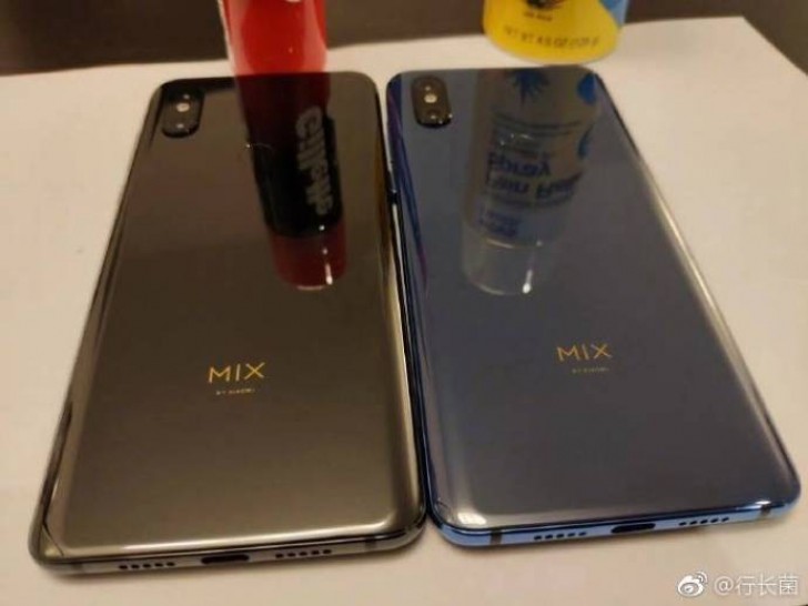 L'attesissimo Xiaomi Mi Mix 3 si mostra in nuove foto dal vivo
