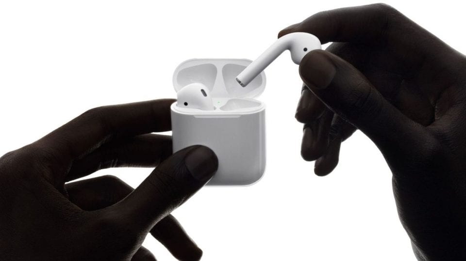 Apple AirPods 2: secondo un leak avranno una ricarica wireless molto veloce