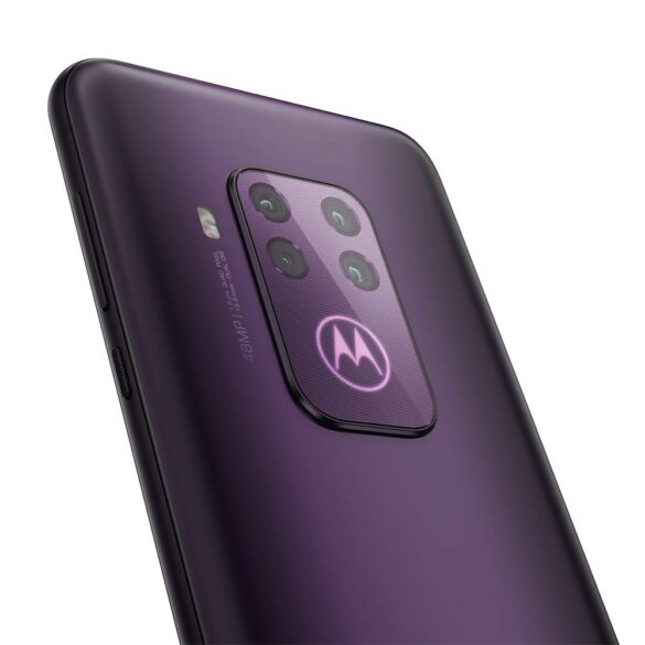 Motorola One Zoom senza segreti: immagini, scheda tecnica e prezzo | Evosmart.it