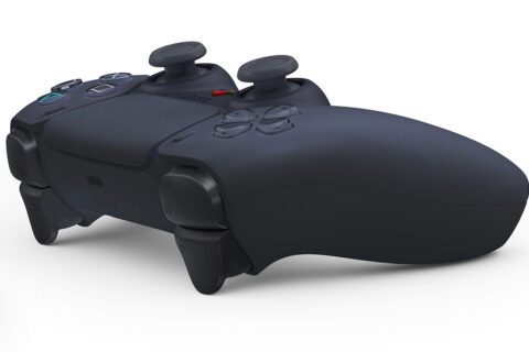 Il DualSense di PlayStation 5 bicolore spiazza gli utenti. Meglio tutto nero? | Evosmart.it