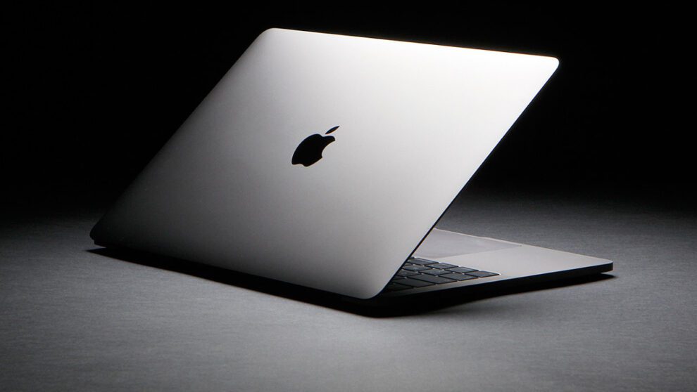 MacBook Pro 13" si aggiorna: nuova tastiera e processori di 10° generazione