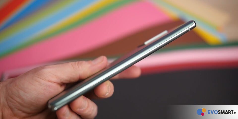 Lato sinistro completamente pulito su Galaxy Note20 | Evosmart.it