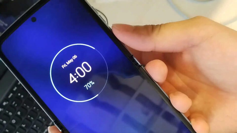 Motorola RAZR 3: lo smartphone appare in un breve video hands-on