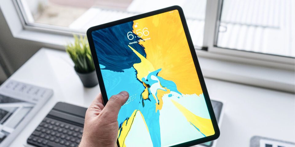Apple vuole la gli Hybrid OLED su iPad: sarà pronta non prima del 2024