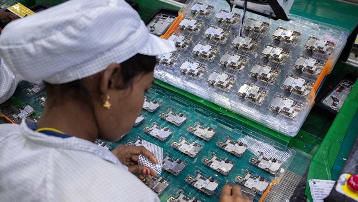 Foxconn sposta la produzione di iPhone in India